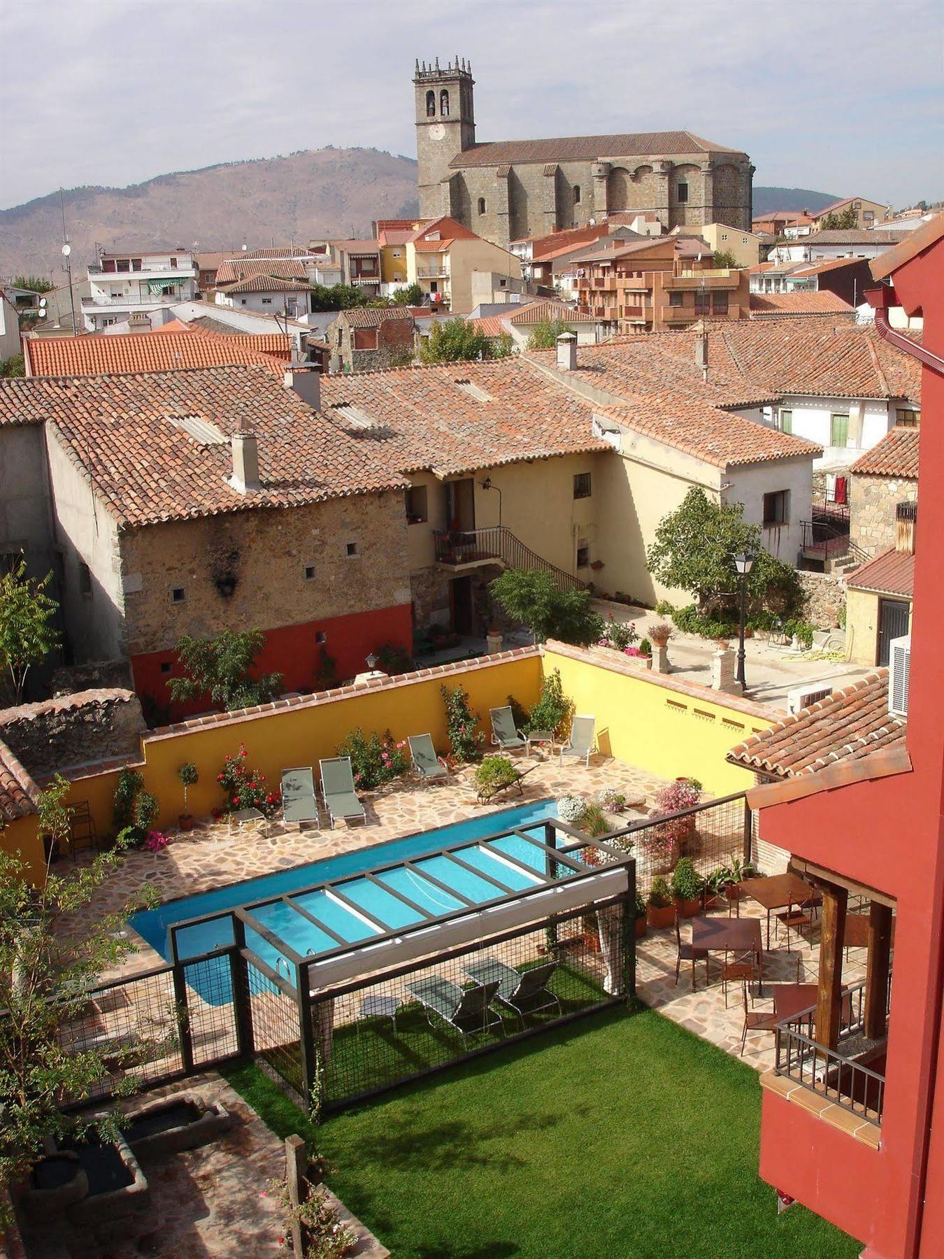 Hotel Rincon De Traspalacio Robledo de Chavela Exterior photo